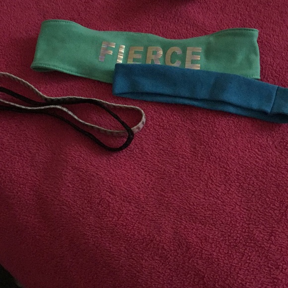 Lot of headbands (adidas, ivivva, Athleta, etc) - Picture 4 of 5